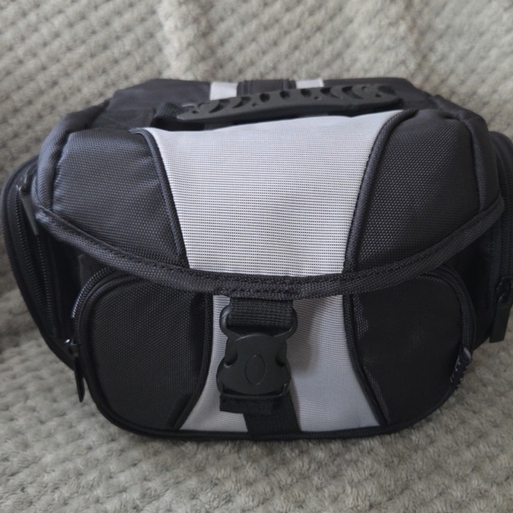 Extreme Gear Black And Gray Digital Camcorder/ Camera Bag - Picture 1 of 8